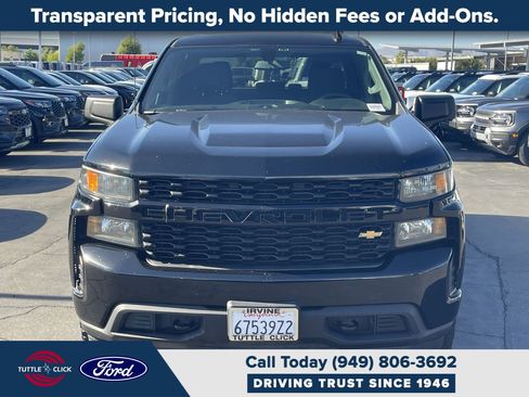 Used 2020 Chevrolet Silverado 1500 Custom w/ Custom Value Package RWD image 2