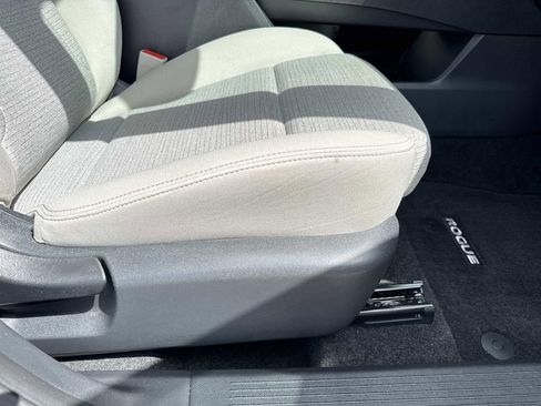 Used 2023 Nissan Rogue SV image 12