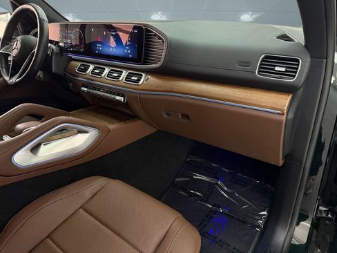 Used 2025 Mercedes-Benz GLS 450 4MATIC image 21