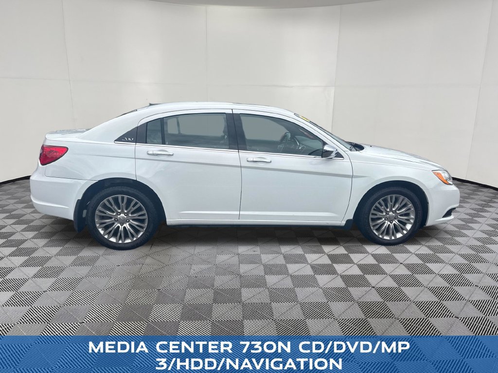 Used 2011 Chrysler 200 Limited FWD image 7