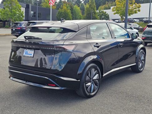Used 2024 Nissan Ariya AWD image 5