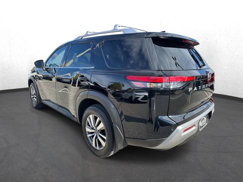 Used 2022 Nissan Pathfinder SL image 5