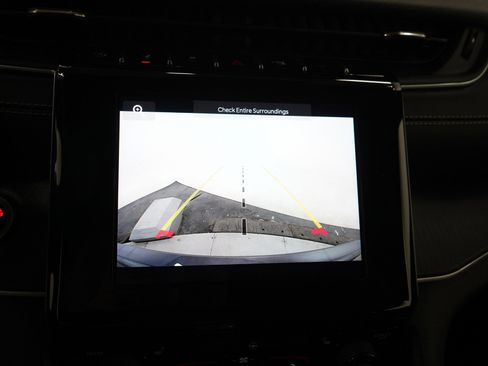 Used 2024 Jeep Grand Cherokee Altitude image 22