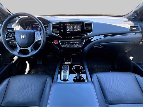 Used 2025 Honda Passport Black Edition image 16