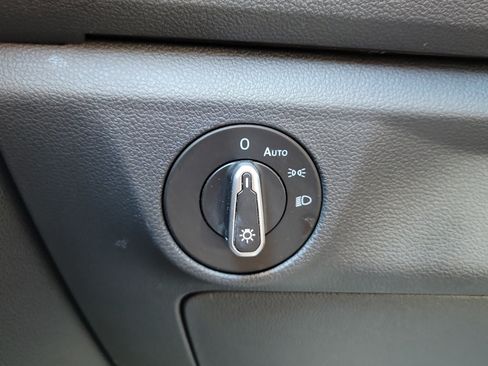 Used 2024 Volkswagen Jetta SE FWD image 29