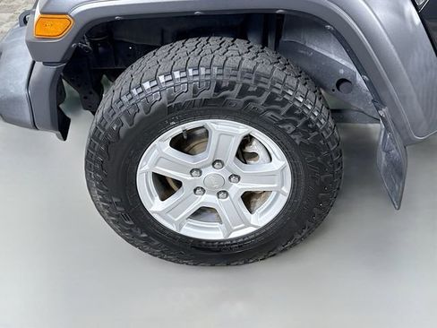 Used 2020 Jeep Wrangler Sport AWD/4WD image 27