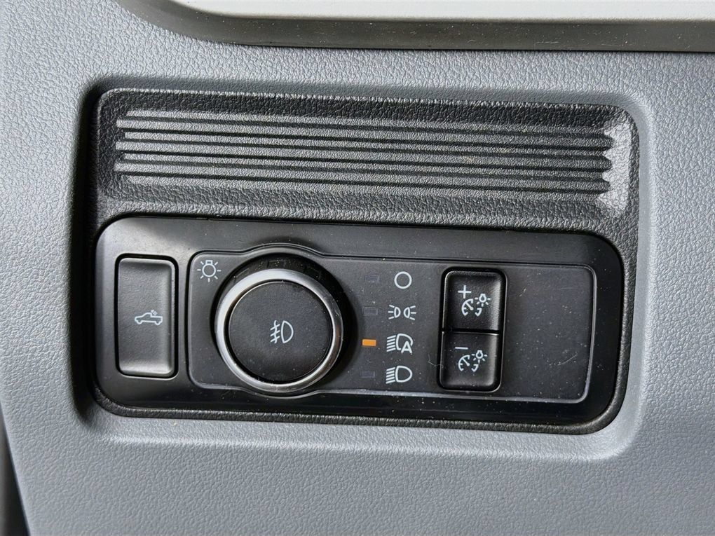 Used 2023 Ford F350 4x4 Crew Cab Super Duty image 15