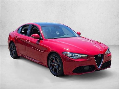 Used 2018 Alfa Romeo Giulia Ti Sport w/ Quick Order Package 22U Sport RWD image 3