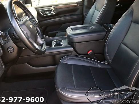 Used 2023 Chevrolet Suburban Premier image 13