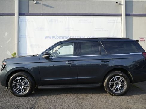 Used 2025 Ford Expedition Active RWD image 8