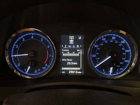 Used 2019 Toyota Corolla SE FWD image 10