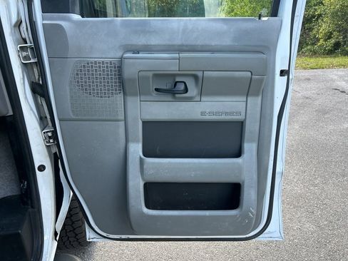 Used 2013 Ford E-250 and Econoline 250 w/ PWR Group RWD image 24