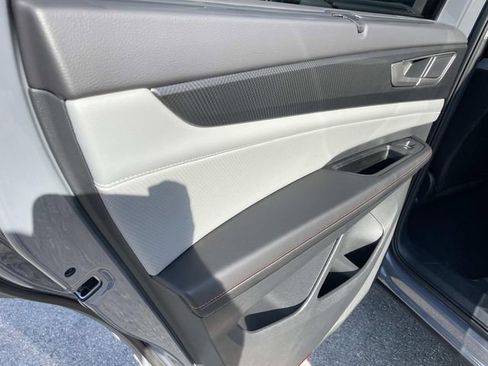 New 2026 Volkswagen Atlas Peak Edition image 24