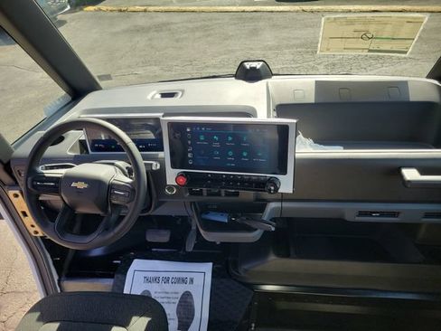 New 2025 Chevrolet Brightdrop 400 w/ Battery Pack, Max Range AWD/4WD image 10