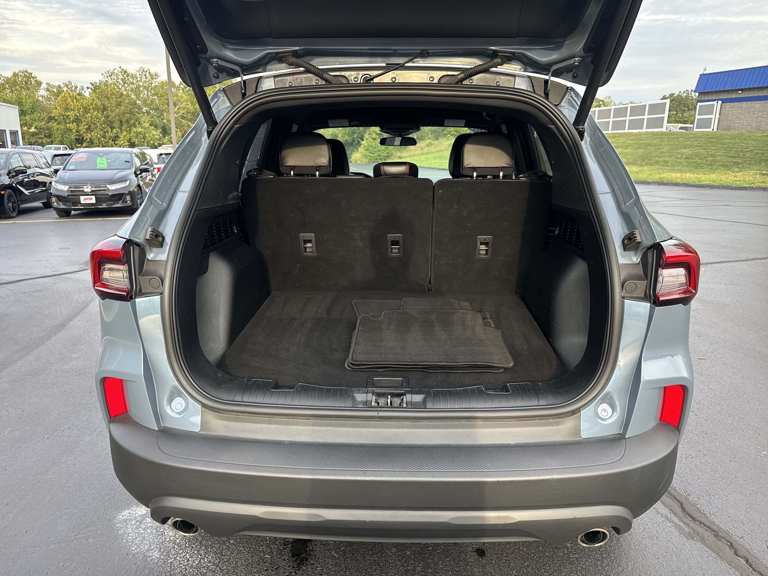 Used 2025 Ford Escape ST-Line Select AWD/4WD image 9