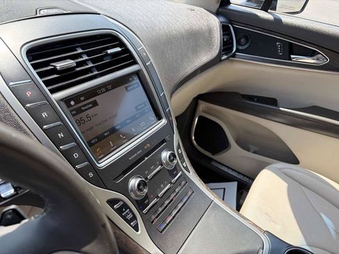 Used 2019 Lincoln Nautilus Reserve AWD/4WD image 12
