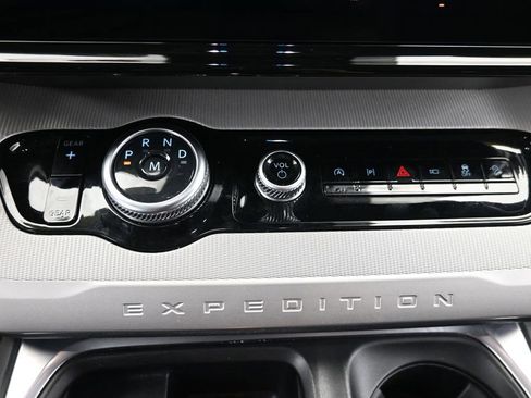 Used 2025 Ford Expedition Max Active AWD/4WD image 22