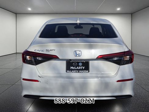 Used 2022 Honda Civic EX image 4