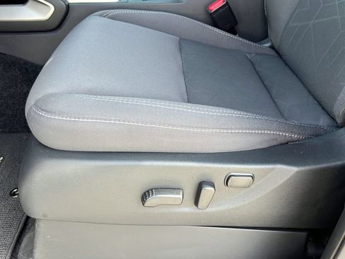 Used 2025 Nissan Frontier SV w/ SV Convenience Package RWD image 16