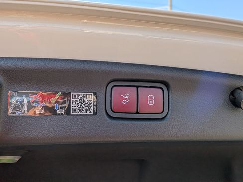 Certified 2025 Mercedes-Benz C 300 4MATIC Sedan image 33