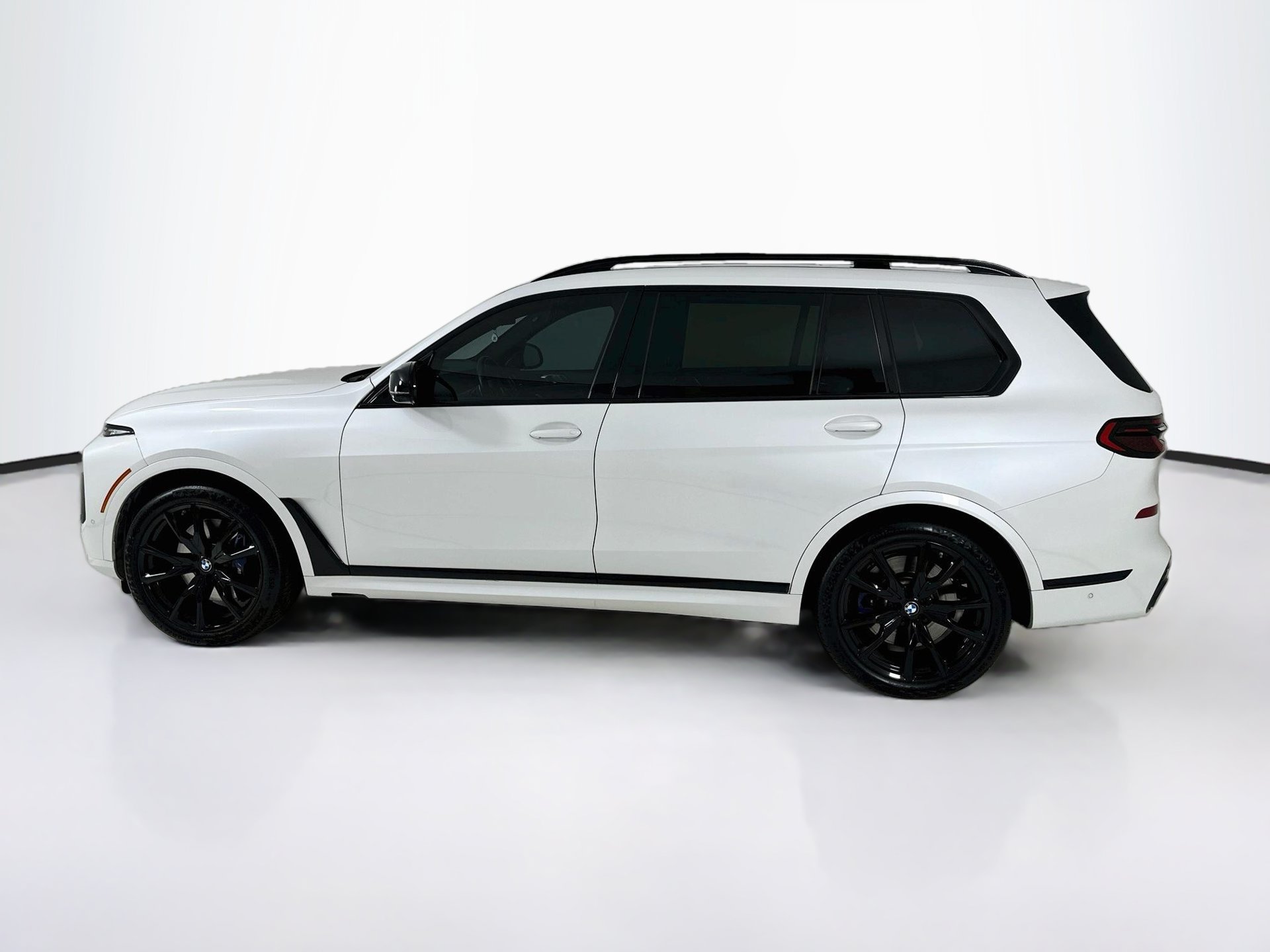 Used 2023 BMW X7 M60i w/ Executive Package AWD/4WD image 5