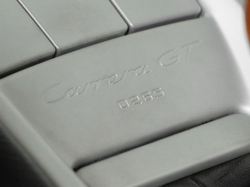 Used 2004 Porsche Carrera GT RWD image 22