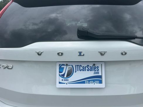 Used 2018 Volvo XC90 T6 Momentum w/ Momentum Plus Package AWD/4WD image 16