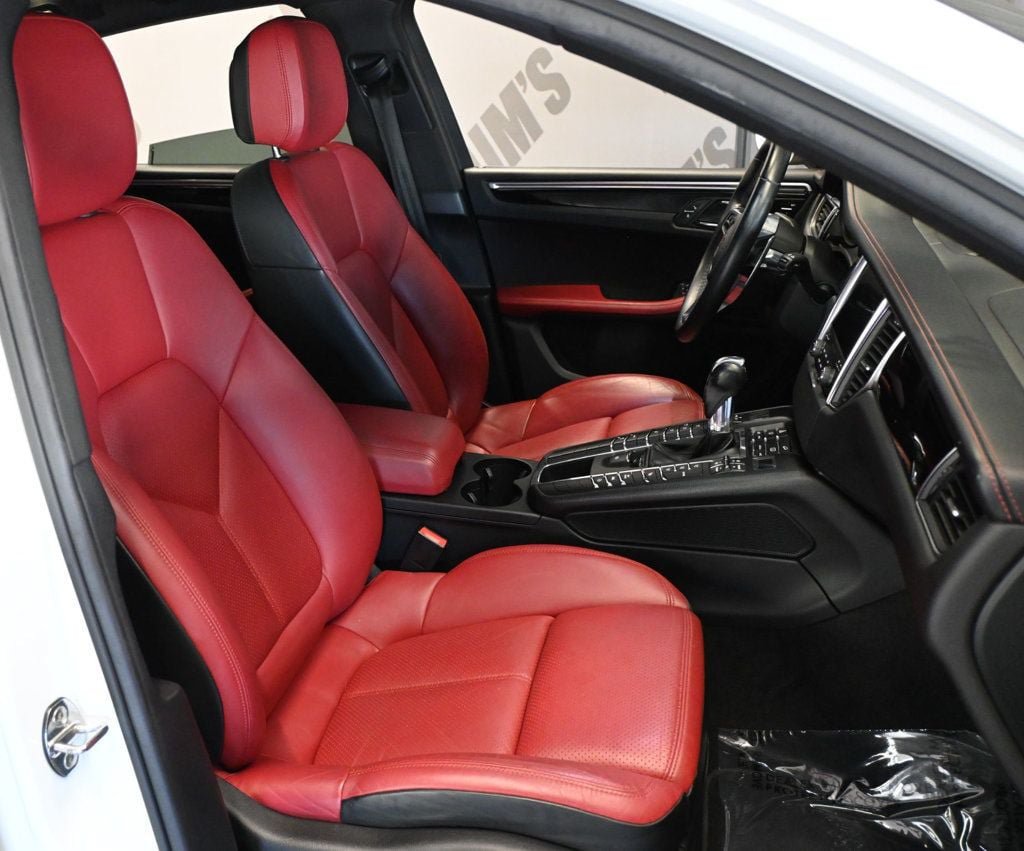 Used 2018 Porsche Macan AWD/4WD image 18