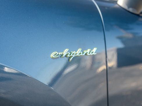 Used 2019 Porsche Cayenne E-Hybrid image 12