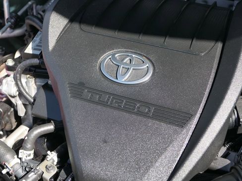 Used 2023 Toyota Highlander Platinum FWD image 32