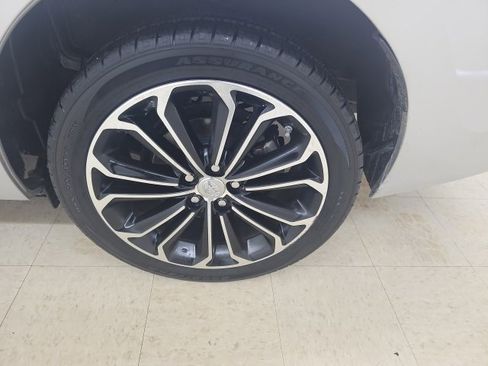 Used 2016 Toyota Corolla S image 19