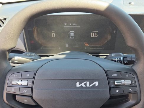 Used 2025 Kia K4 FWD image 22