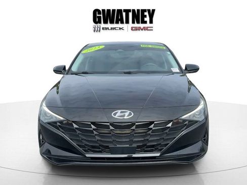 Used 2023 Hyundai Elantra SEL w/ Convenience Package image 2