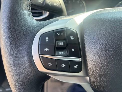 Used 2024 Ford Explorer XLT w/ Equipment Group 202A AWD/4WD image 19