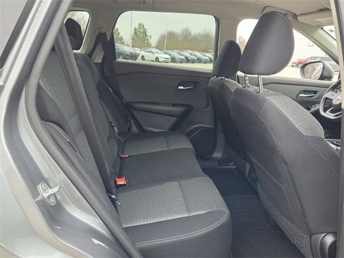 Used 2023 Nissan Rogue SV image 15