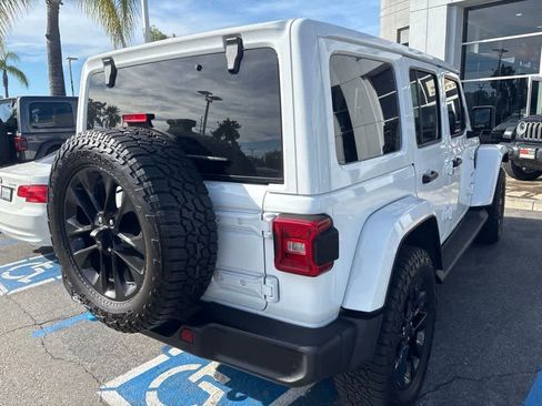 Used 2024 Jeep Wrangler Unlimited Sahara w/ Technology Group AWD/4WD image 7