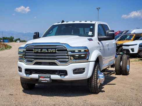 New 2026 RAM 5500 4x4 Crew Cab w/ Laramie Trim Package image 4