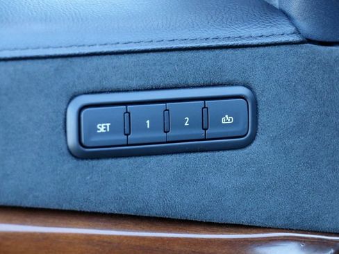 Used 2020 Cadillac Escalade ESV Premium Luxury image 20