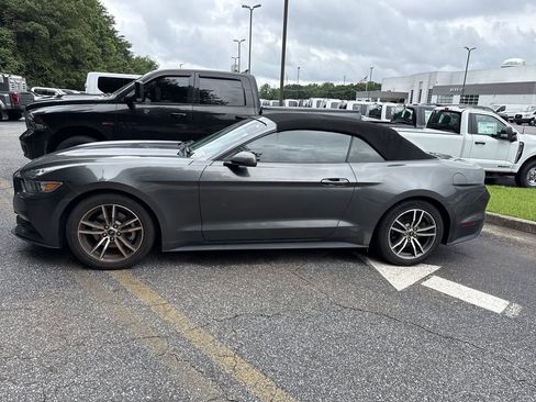 Used 2015 Ford Mustang Premium RWD image 8