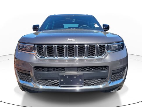 Used 2025 Jeep Grand Cherokee L Laredo image 2