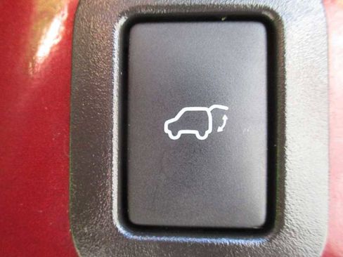 Used 2019 Toyota Highlander XLE image 41