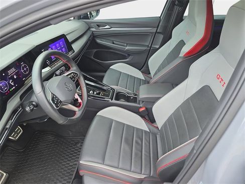 Used 2023 Volkswagen GTI SE image 17