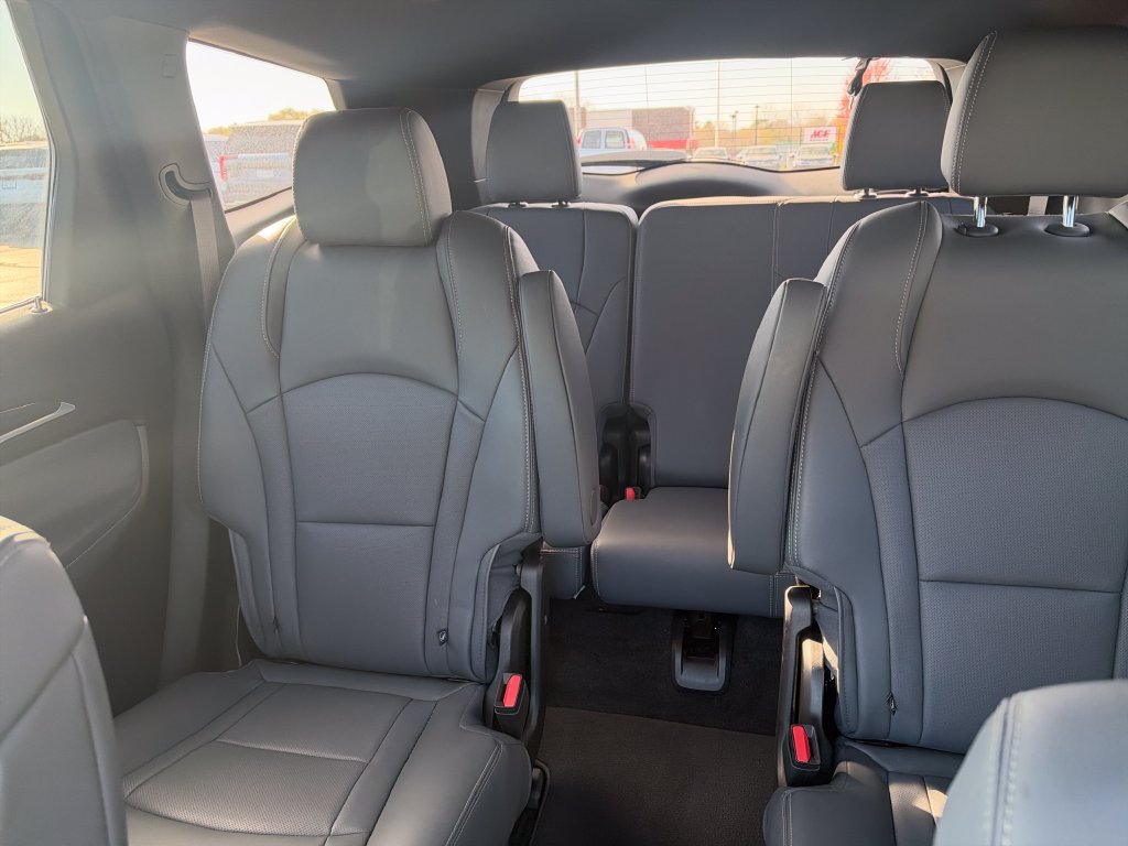 Certified 2023 Buick Enclave Essence w/ Experience Buick Package AWD/4WD image 34