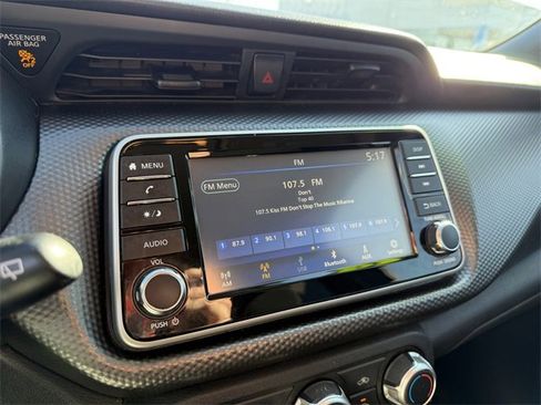 Used 2020 Nissan Kicks S image 20