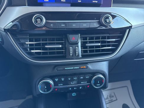 Certified 2022 Ford Escape SEL image 32