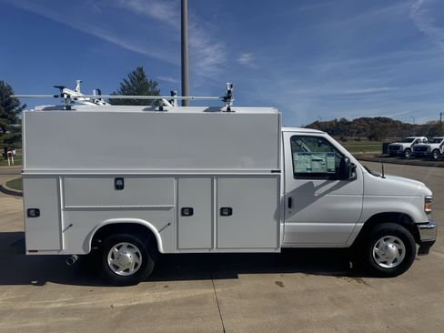 New 2026 Ford E-350 and Econoline 350 Super Duty w/ Power Equipment Group image 8