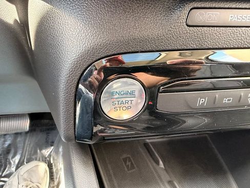 Used 2024 Ford Escape Platinum w/ Premium Technology Package AWD/4WD image 22