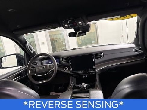 Used 2024 Jeep Wagoneer L Series II image 16