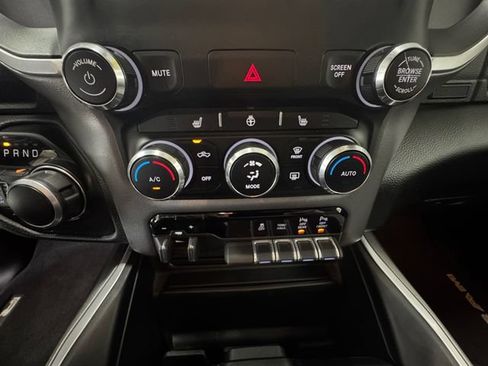 Used 2020 RAM 1500 Big Horn AWD/4WD image 3