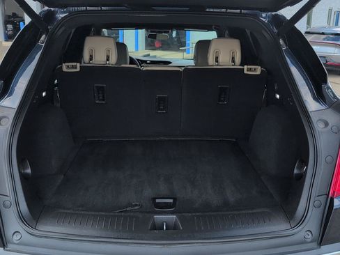 Used 2017 Cadillac XT5 FWD image 8